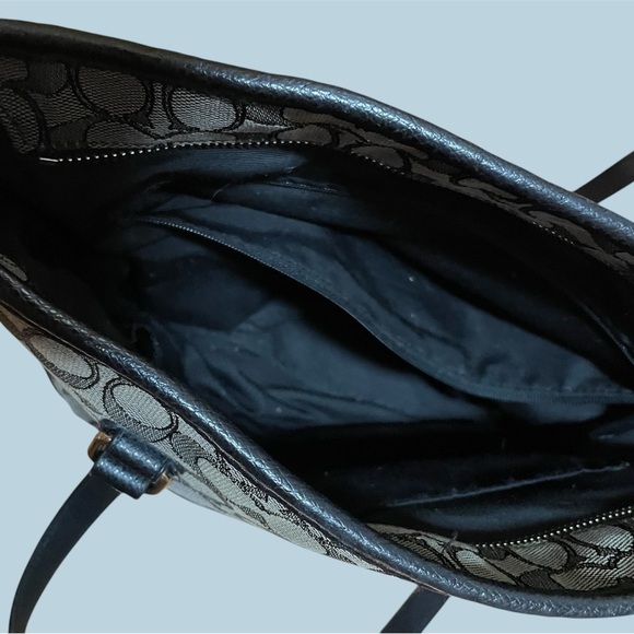 AUTHENTIC COACH GRAY & BLACK SIGNATURE PURSE IN GREAT CONDITION.  GREAT GIFT - Picture 7 of 8